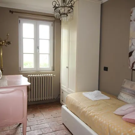 The * Менаджо