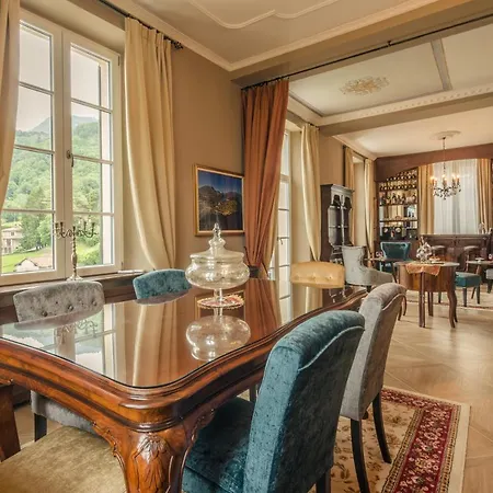 Villa The